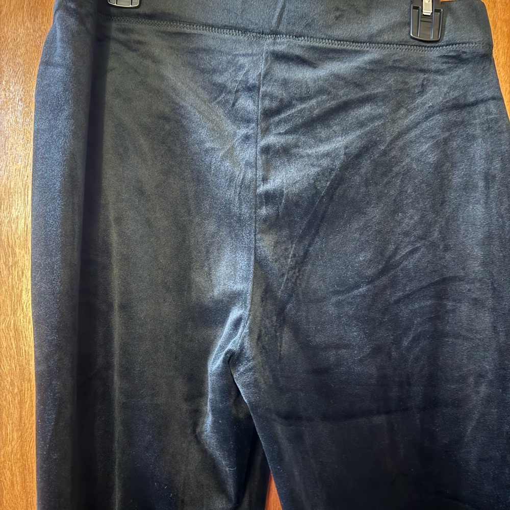 NWOT Juicy Couture Black Velour Set - pants - medium top - large - NEVER WORN - Picture 9 of 9